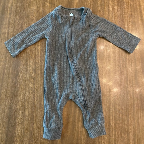 Bundle of 0-3 month onesies, shirts, pajamas - Old Navy, Carter’s, Cat & Jack - Picture 3 of 7